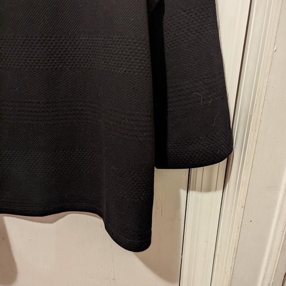 Chico's black 3/4 sleeve blouse. Gold tone back zipper. Size large - Picture 3 of 4